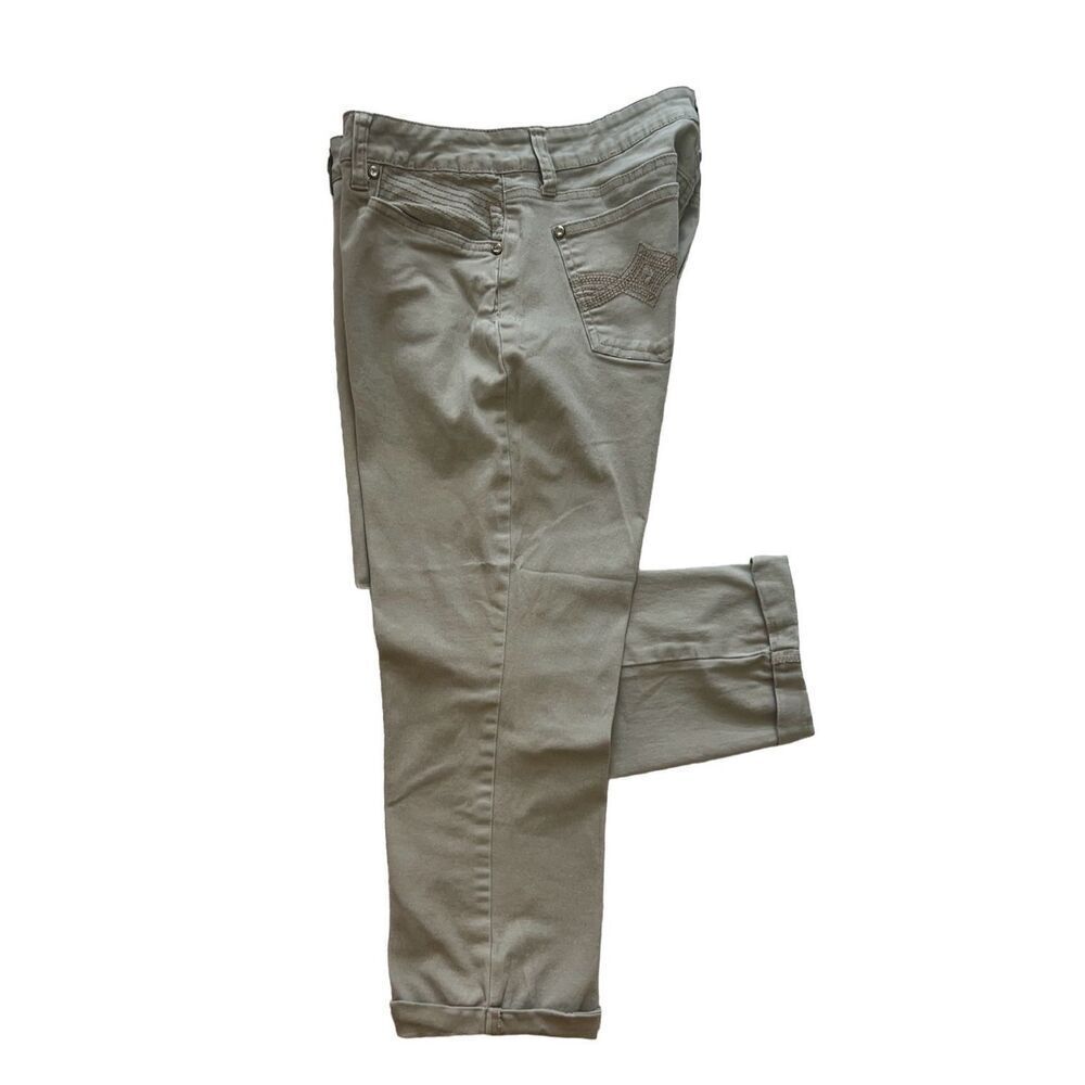 ND New Directions Weekend Capris size 6